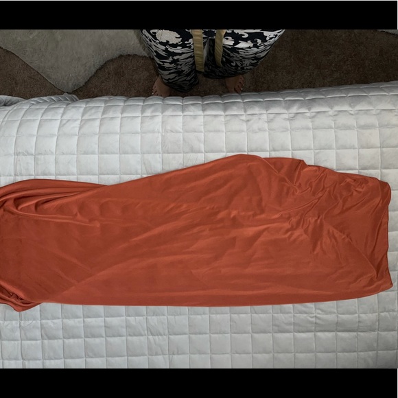 Satin rust asymmetrical ruched open slit skirt - Picture 4 of 9